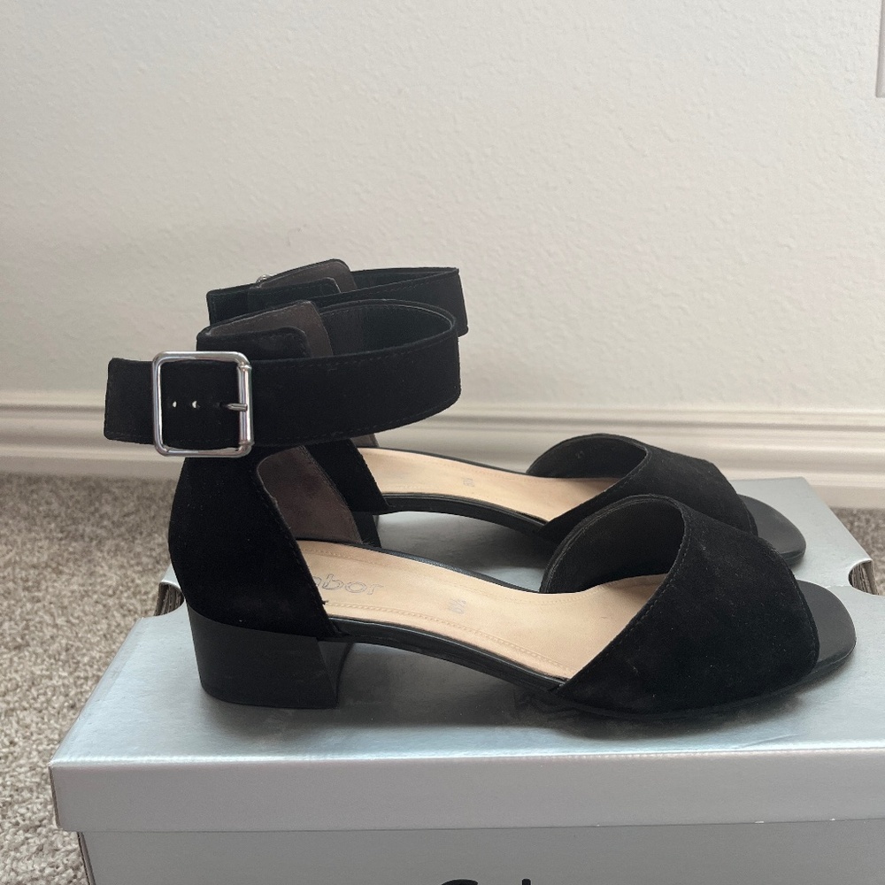 Gabor like new black suede ankle strap block heel sandal